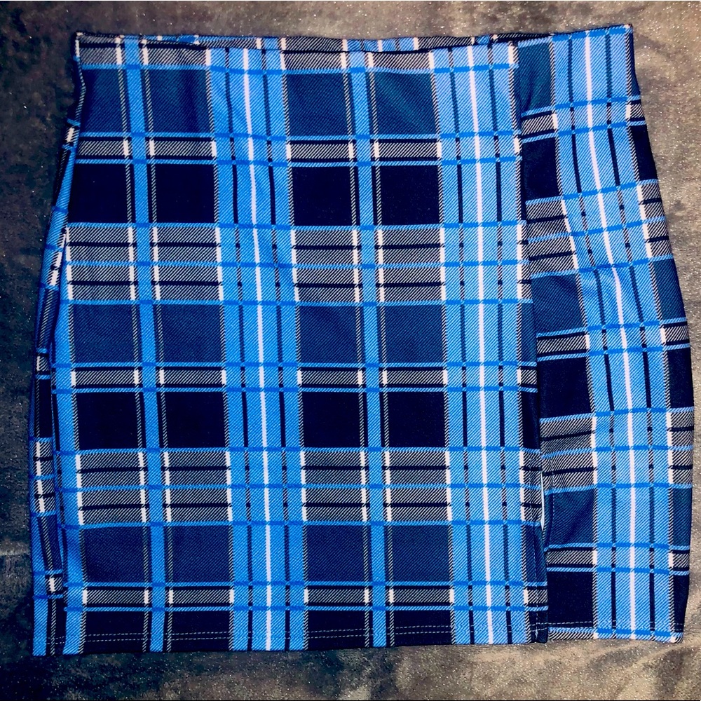 Blue pattern mini skirt
